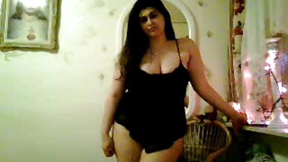 Tsara tarehy be titty babe mitaingina akoholahy goavam-be hardcore