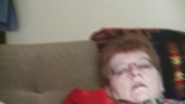 Bimbo ampondra be no eo am-pandriana amin'ny lamba fotsy, mahazo fucekd