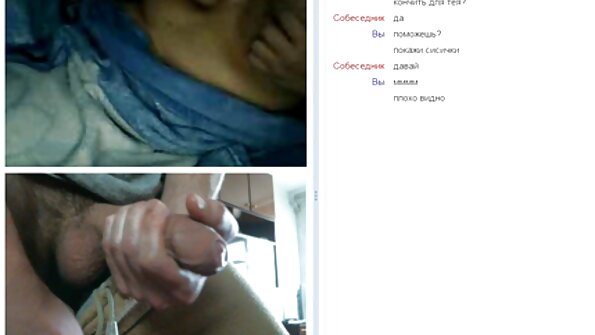 Vehivavy sluts roa no manao izany miaraka amin'ny lehilahy iray eo ambony sofa