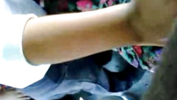 Ny vehivavy janga manana volo eo amin'ny vodiny dia lasa voasaringotra ao anaty borikiny