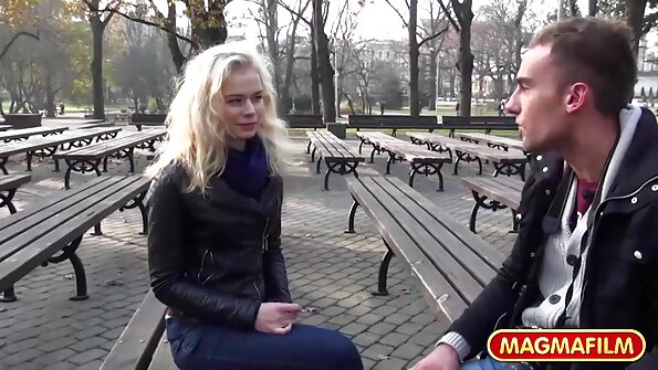 Bimbo iray misy volo blonde no nitsofoka mafy teo ambony fandriana